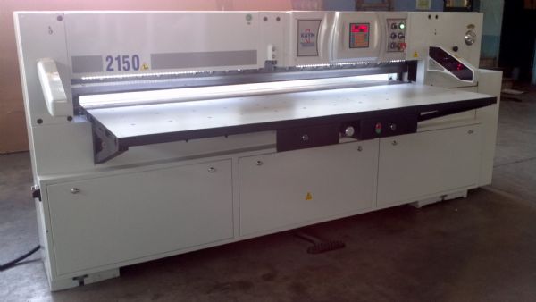 KAYM 215 PD LAMİNAT KESME MAKİNESİ